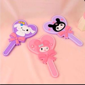 Super cute 🥰 kuromi Hand mirror’s 💟